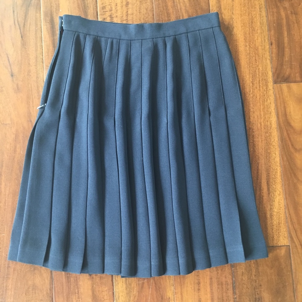 Isabelle Ardee pleated navy skirt